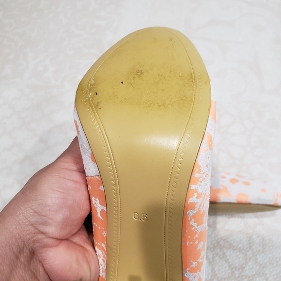 Kelsi Dagger Lillian Pain Splatter Round Toe Pumps Size 6.5 - Picture 9 of 12